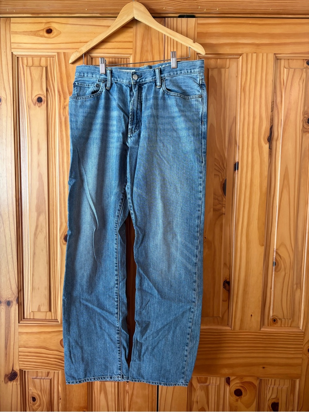 GAP Men's Straight-Leg Denim Jeans - Medium Blue Wash